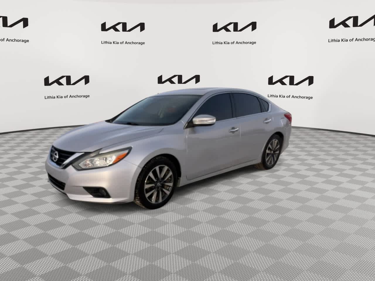 Thumbnail: 2017 Nissan Altima - 4