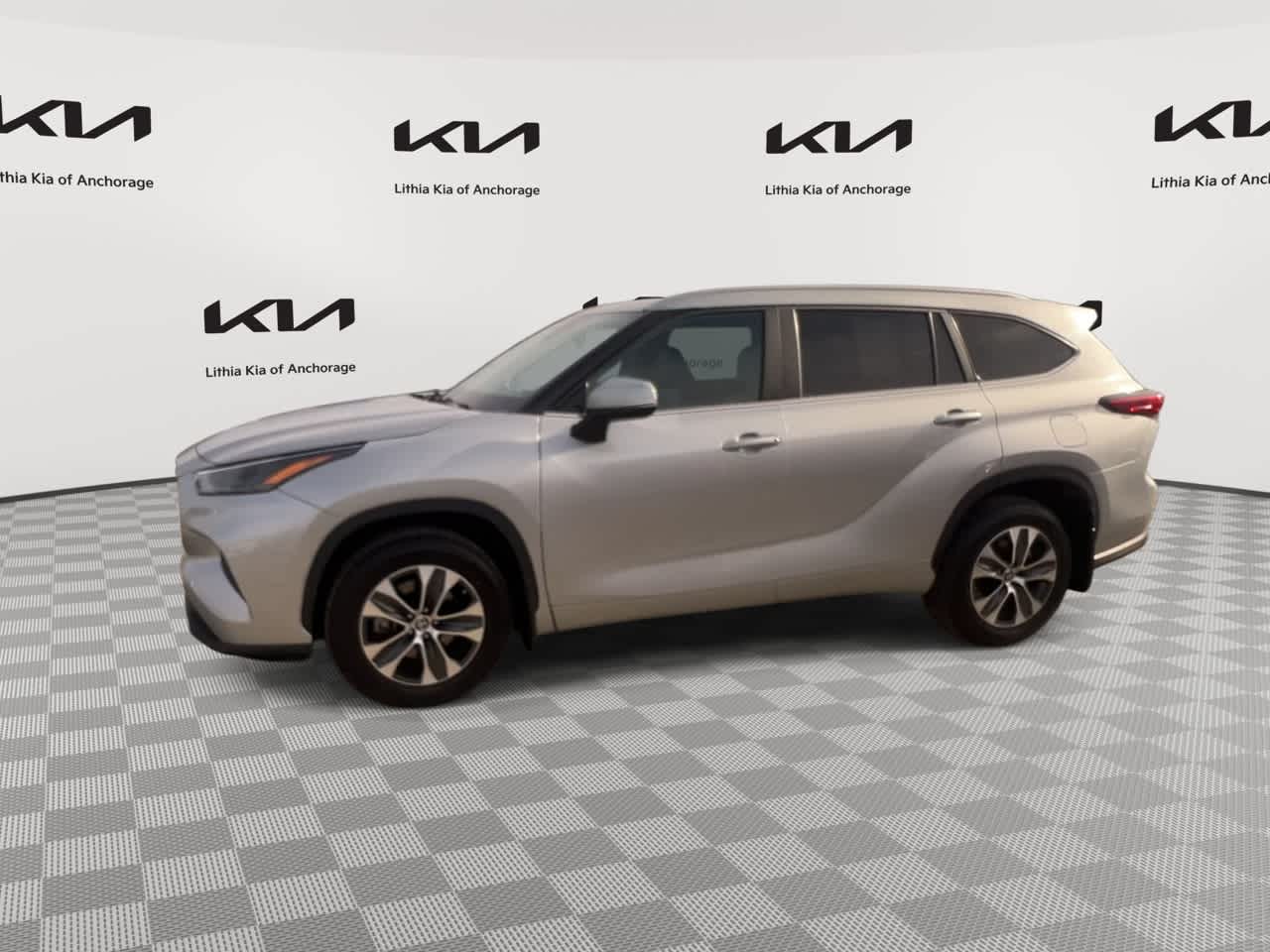 Thumbnail: 2023 Toyota Highlander - 5