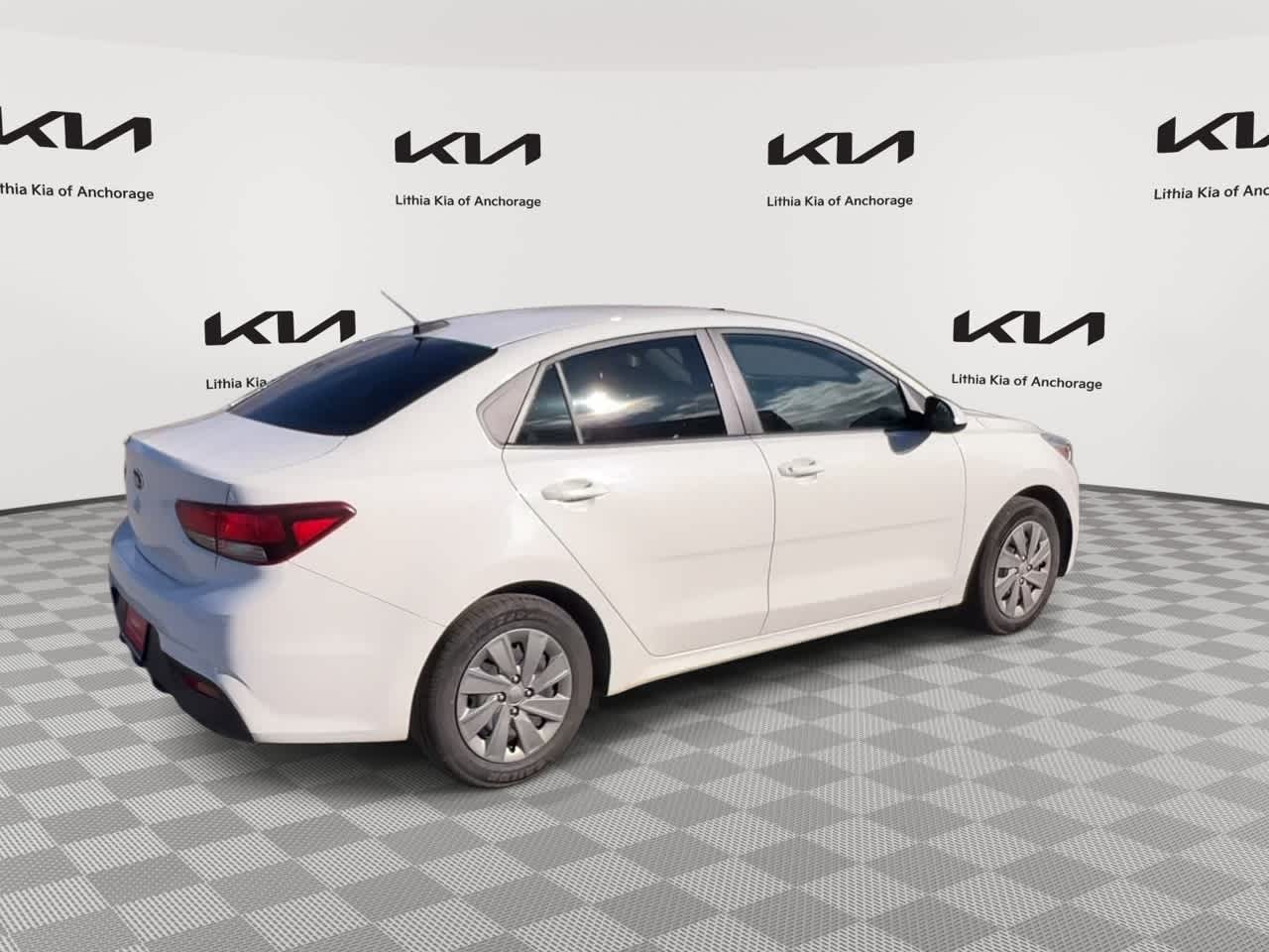 Thumbnail: 2019 Kia Rio - 8