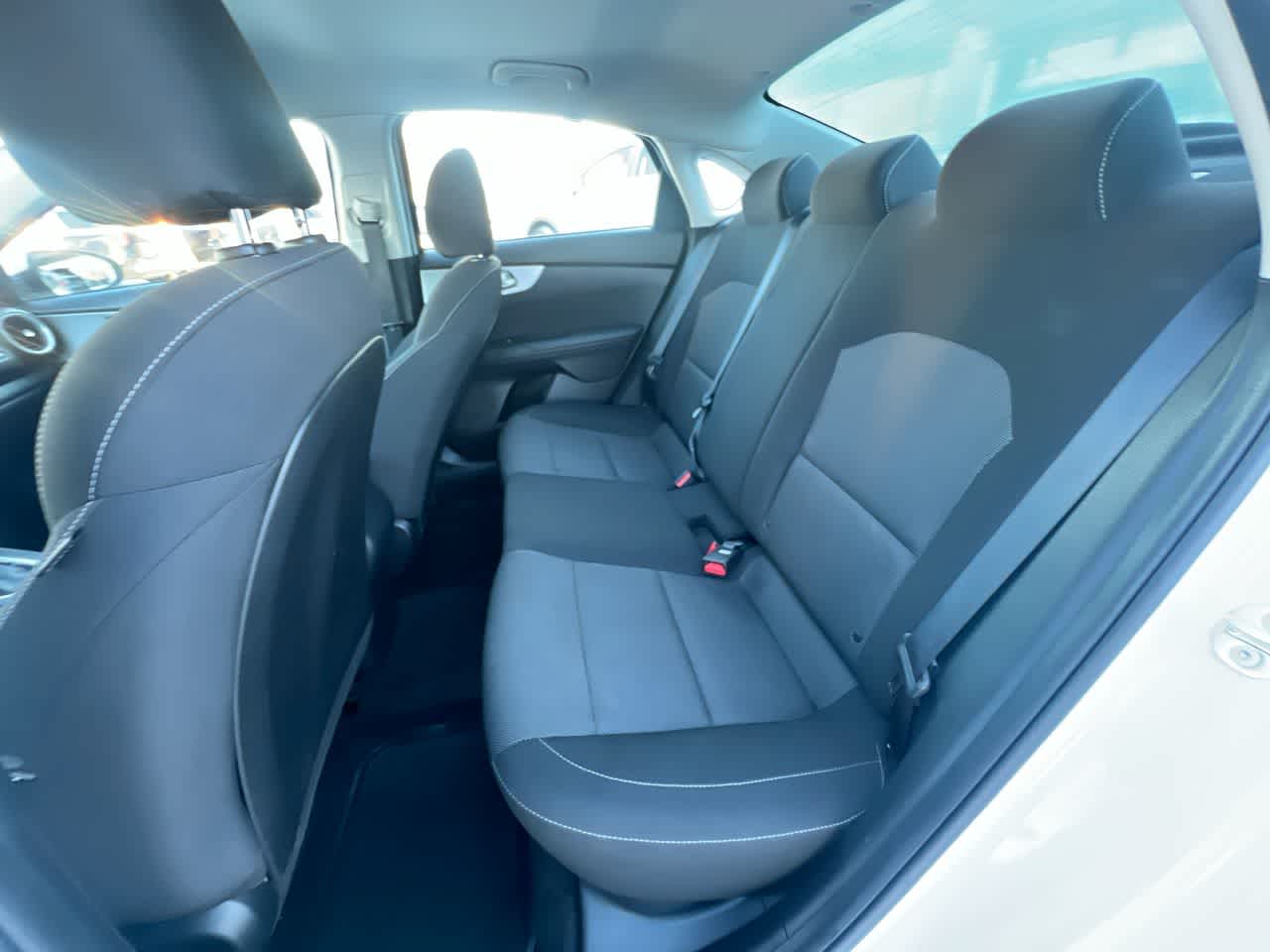 Thumbnail: 2022 Kia Forte - 23