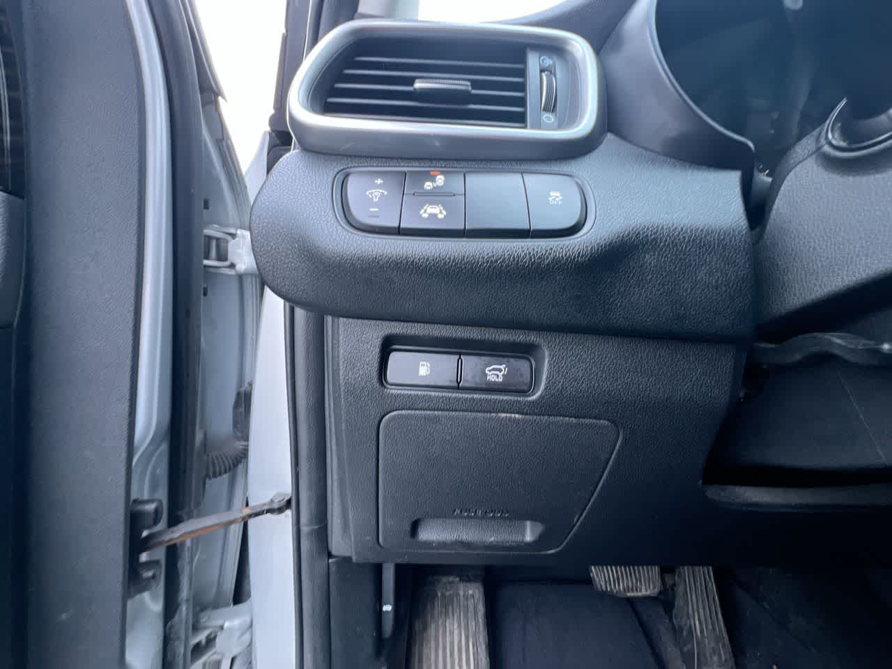 Thumbnail: 2019 Kia Sorento - 18