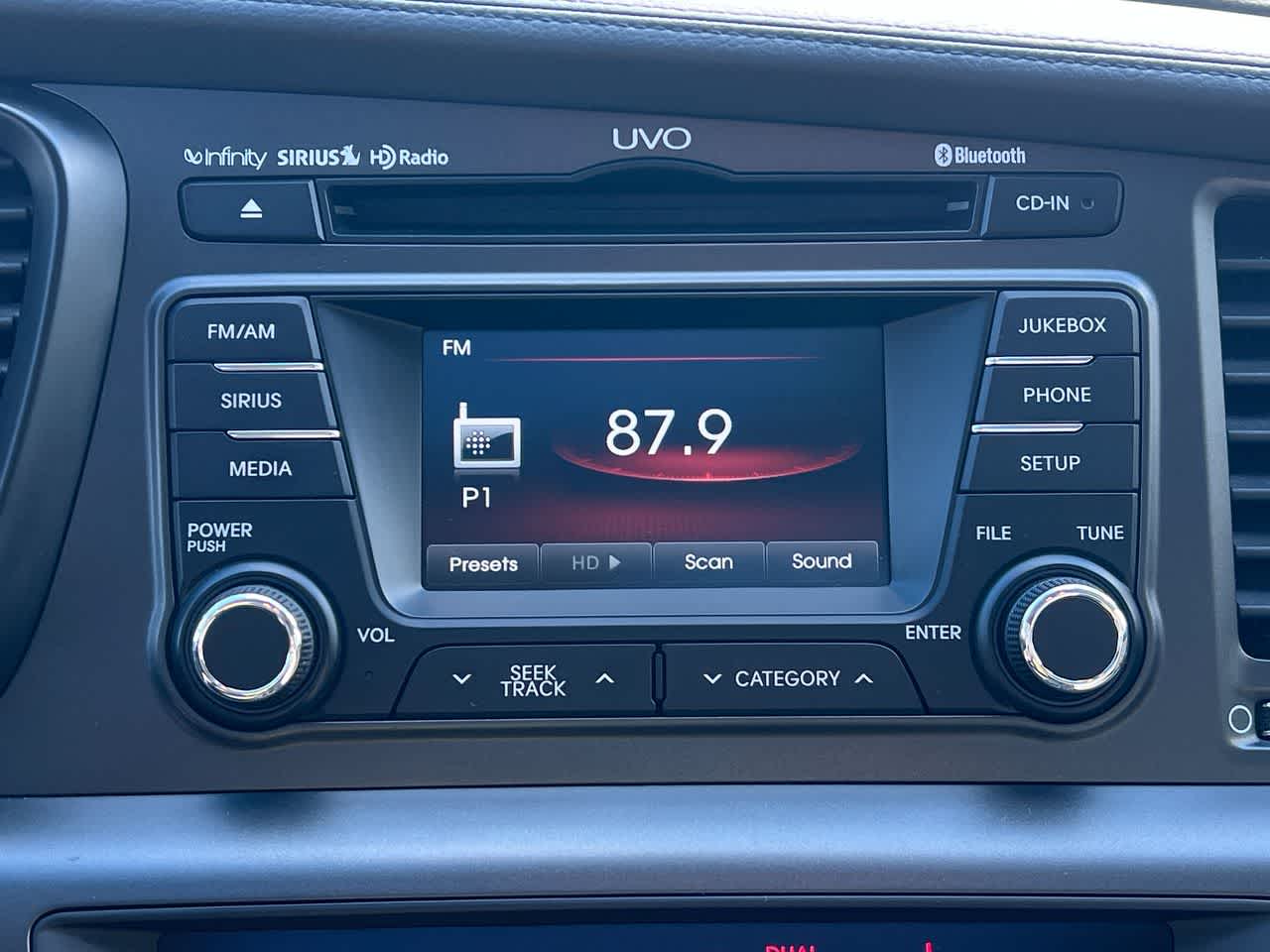 Thumbnail: 2012 Kia Optima - 16