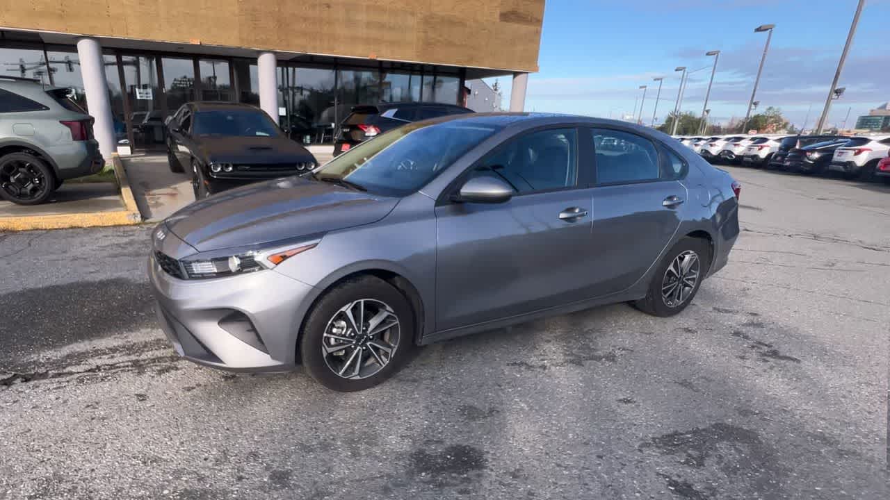 Thumbnail: 2024 Kia Forte - 4