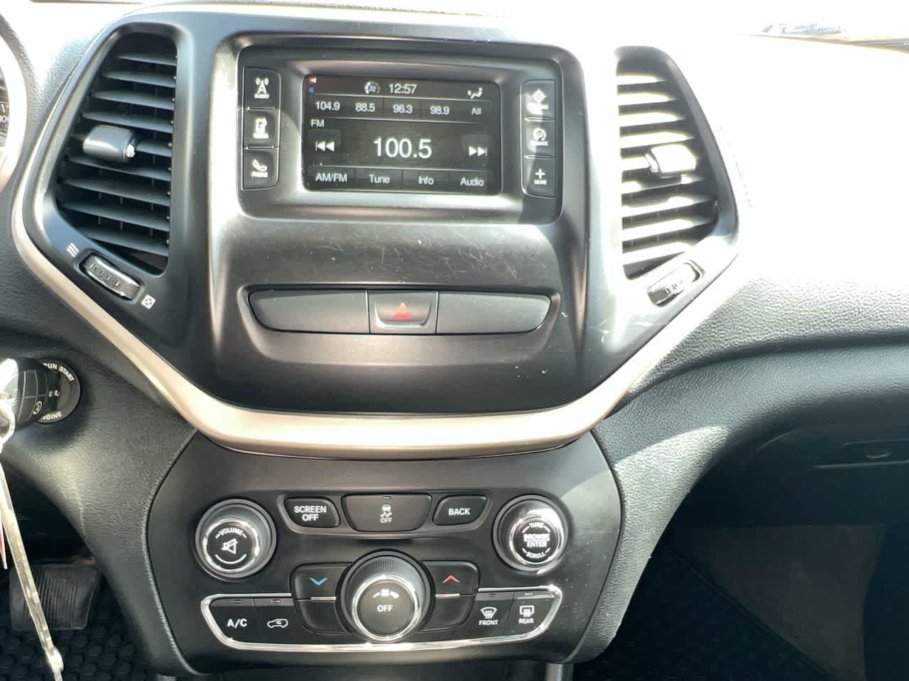 Thumbnail: 2016 Jeep Cherokee - 16