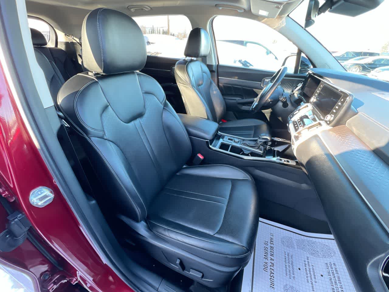 Thumbnail: 2023 Kia Sorento - 28