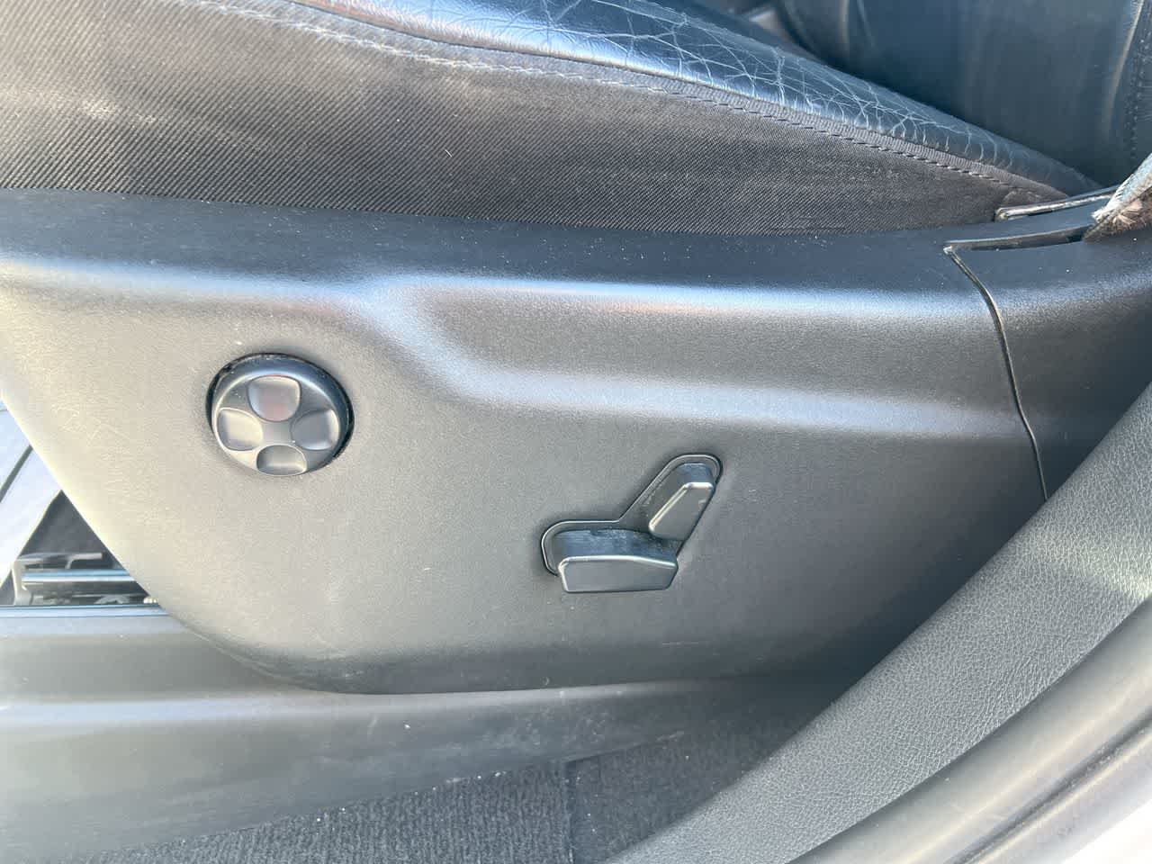 Thumbnail: 2020 Jeep Grand Cherokee - 12