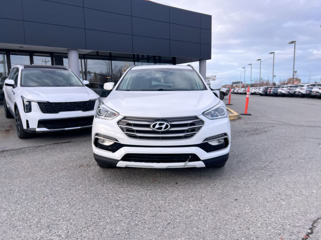 Thumbnail: 2017 Hyundai Santa Fe - 29