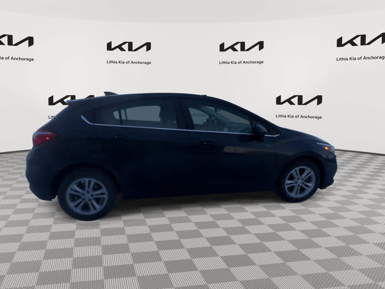 Thumbnail: 2018 Chevrolet Cruze - 9