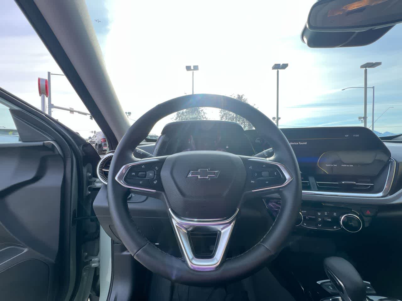 Thumbnail: 2025 Chevrolet Trax - 14