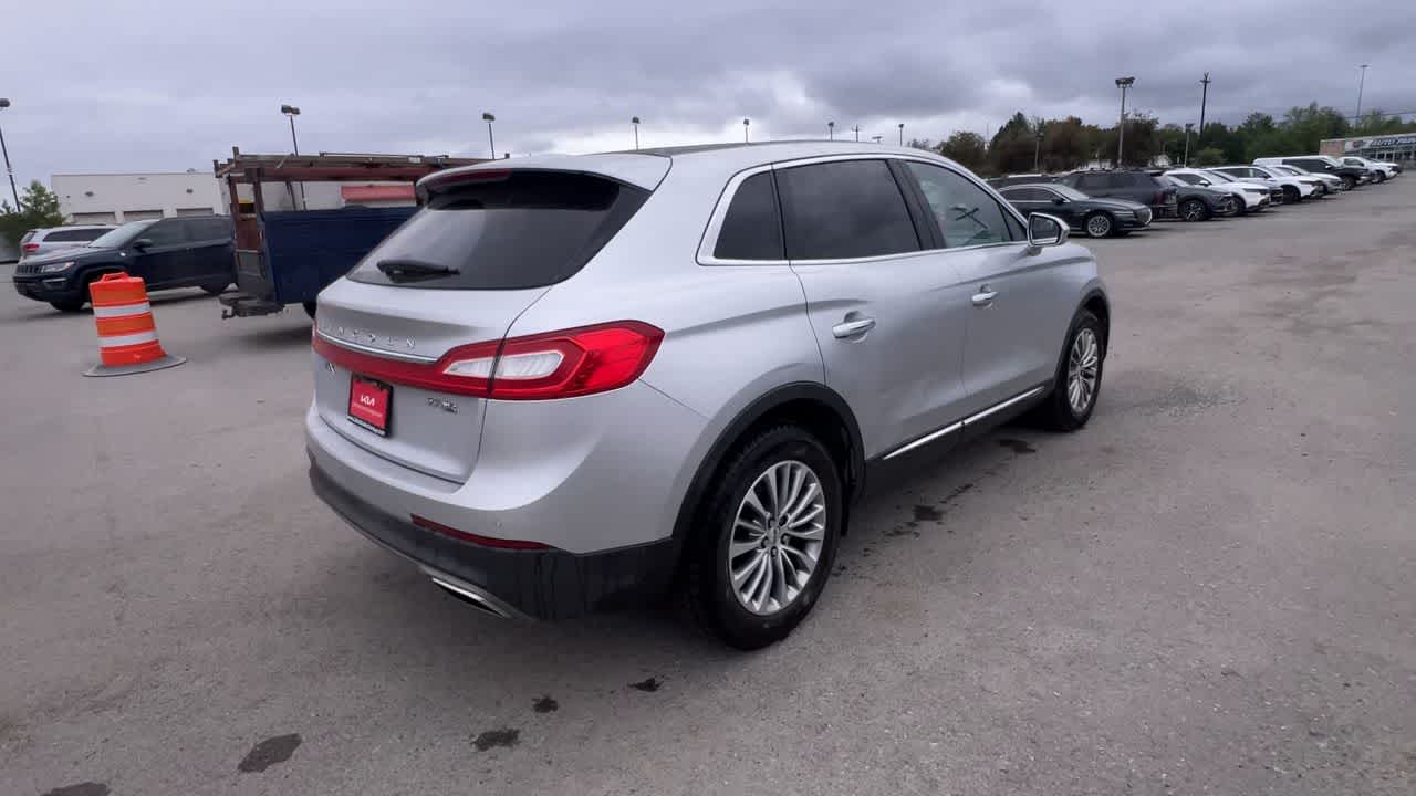 Thumbnail: 2016 Lincoln MKX - 8
