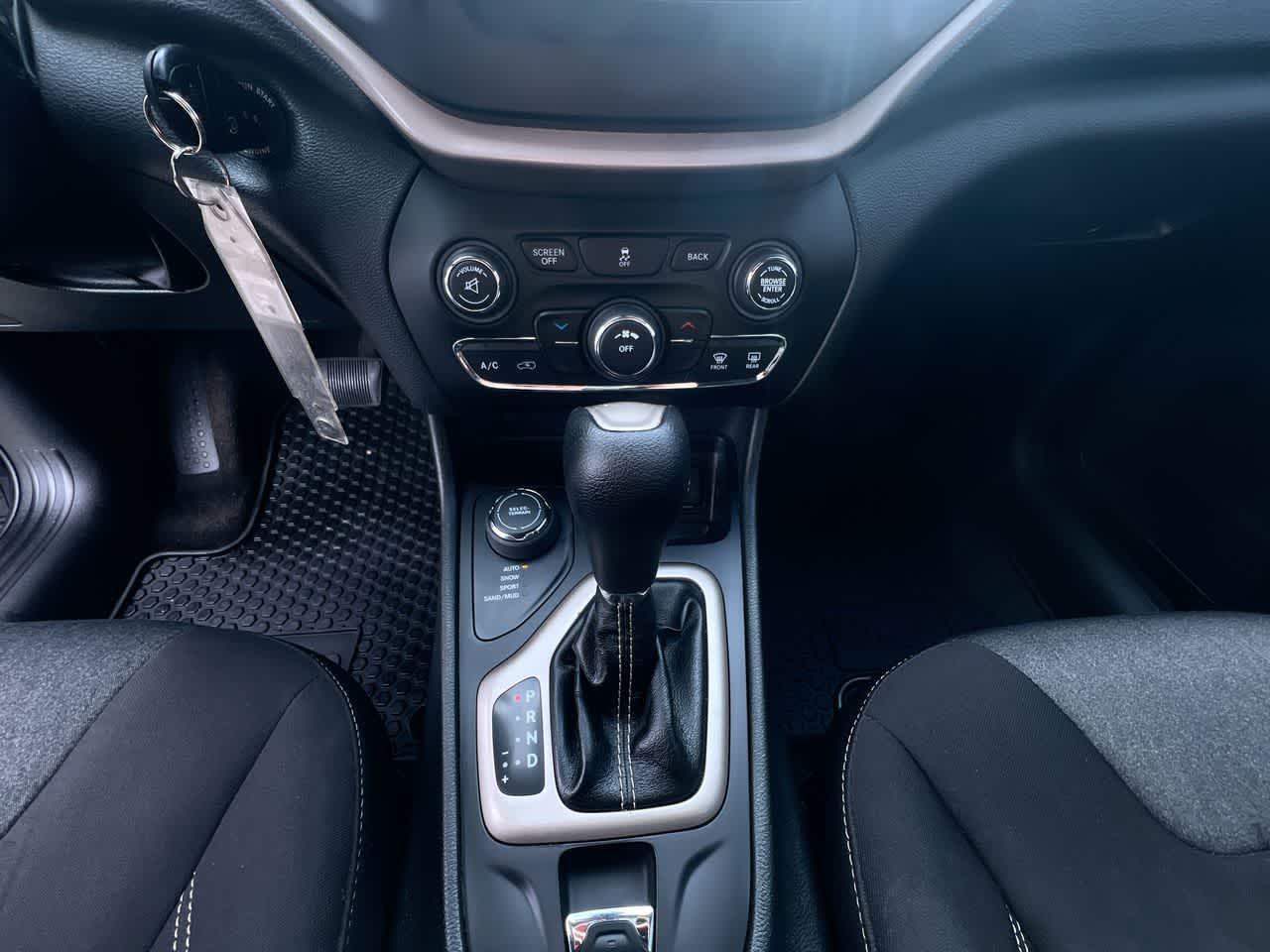 2015 Jeep Cherokee Sport 20