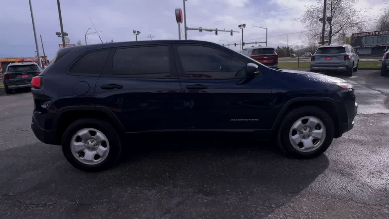 2015 Jeep Cherokee Sport 9