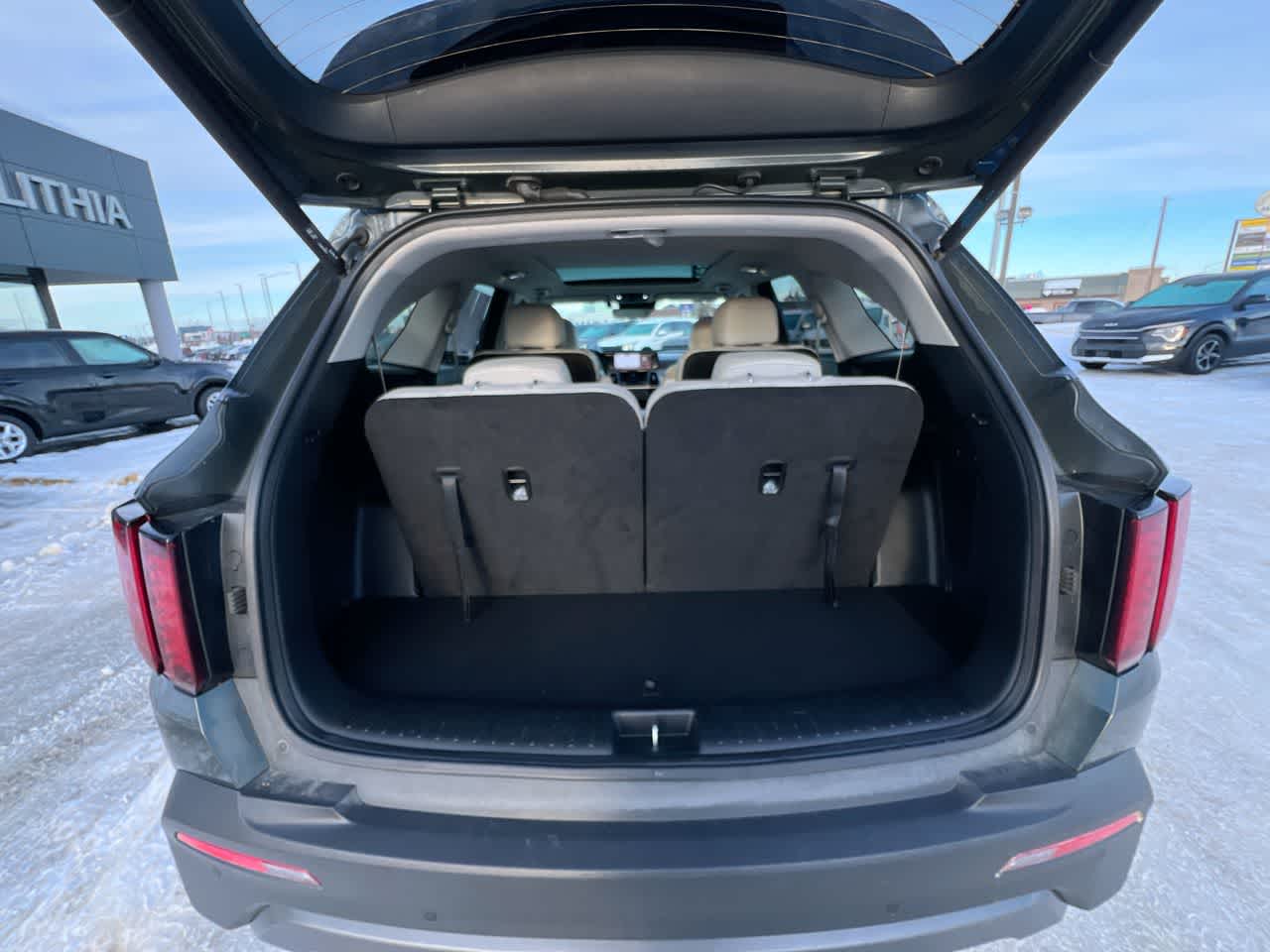 Thumbnail: 2023 Kia Sorento - 25