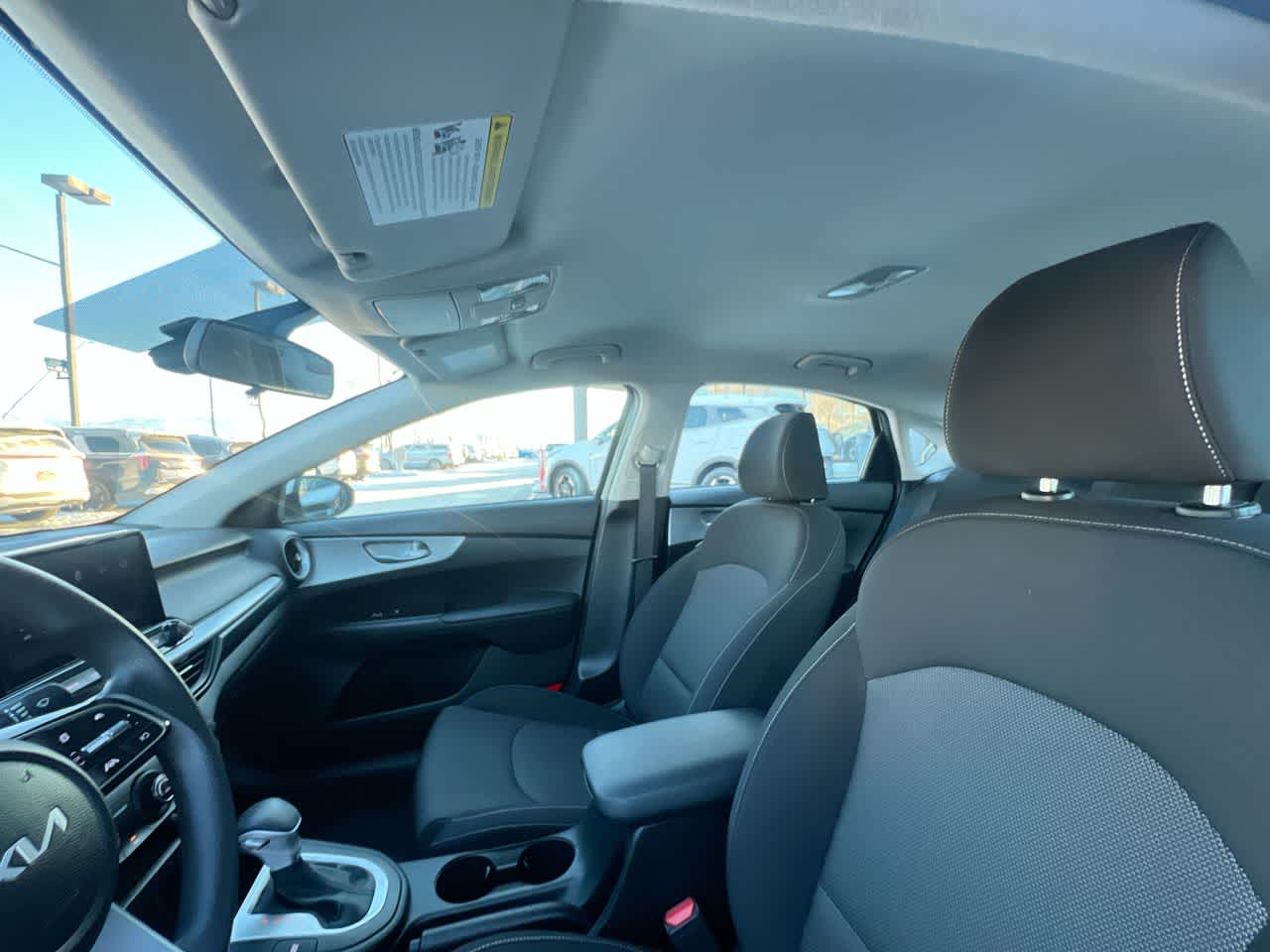 Thumbnail: 2022 Kia Forte - 22