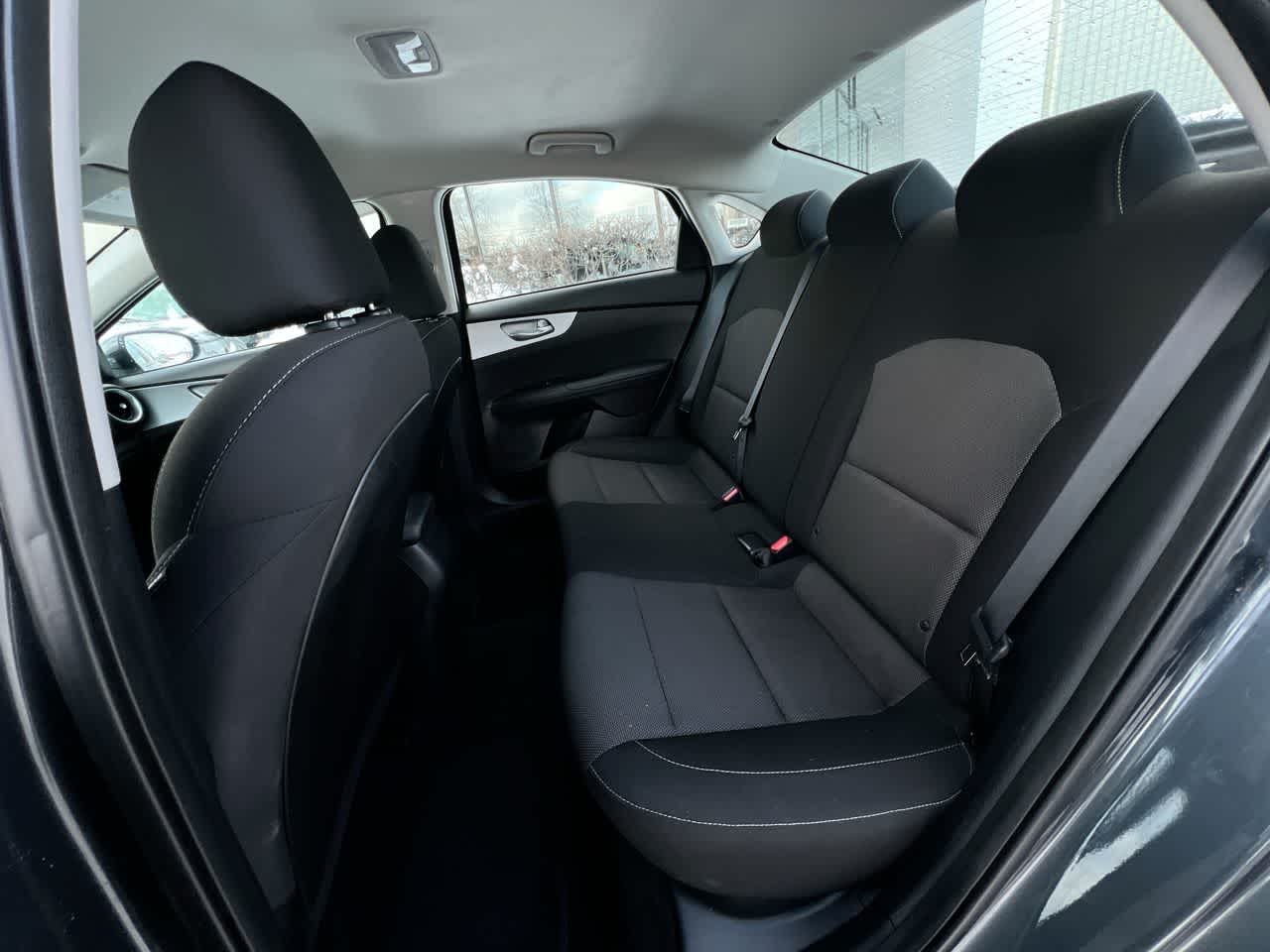 Thumbnail: 2023 Kia Forte - 23