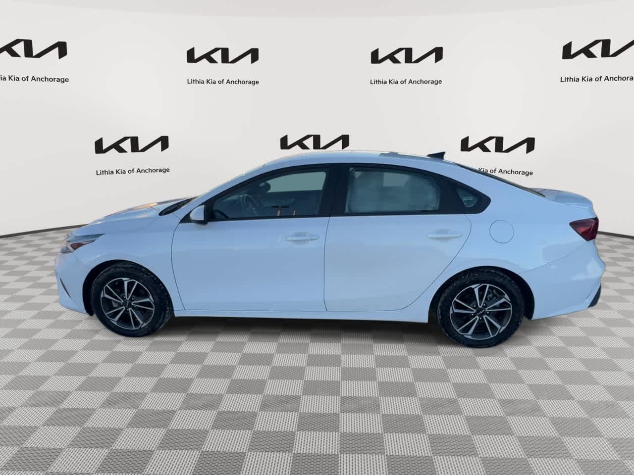 Thumbnail: 2022 Kia Forte - 5