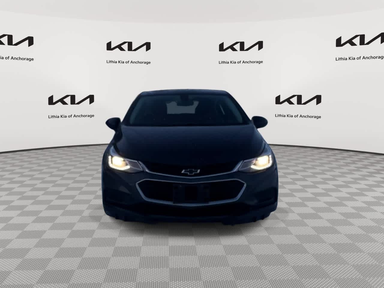 Thumbnail: 2018 Chevrolet Cruze - 3