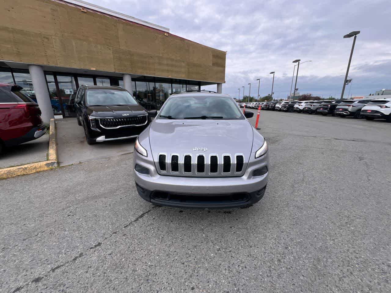Thumbnail: 2016 Jeep Cherokee - 29