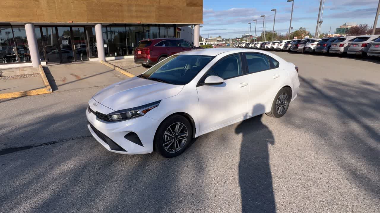 Thumbnail: 2024 Kia Forte - 4