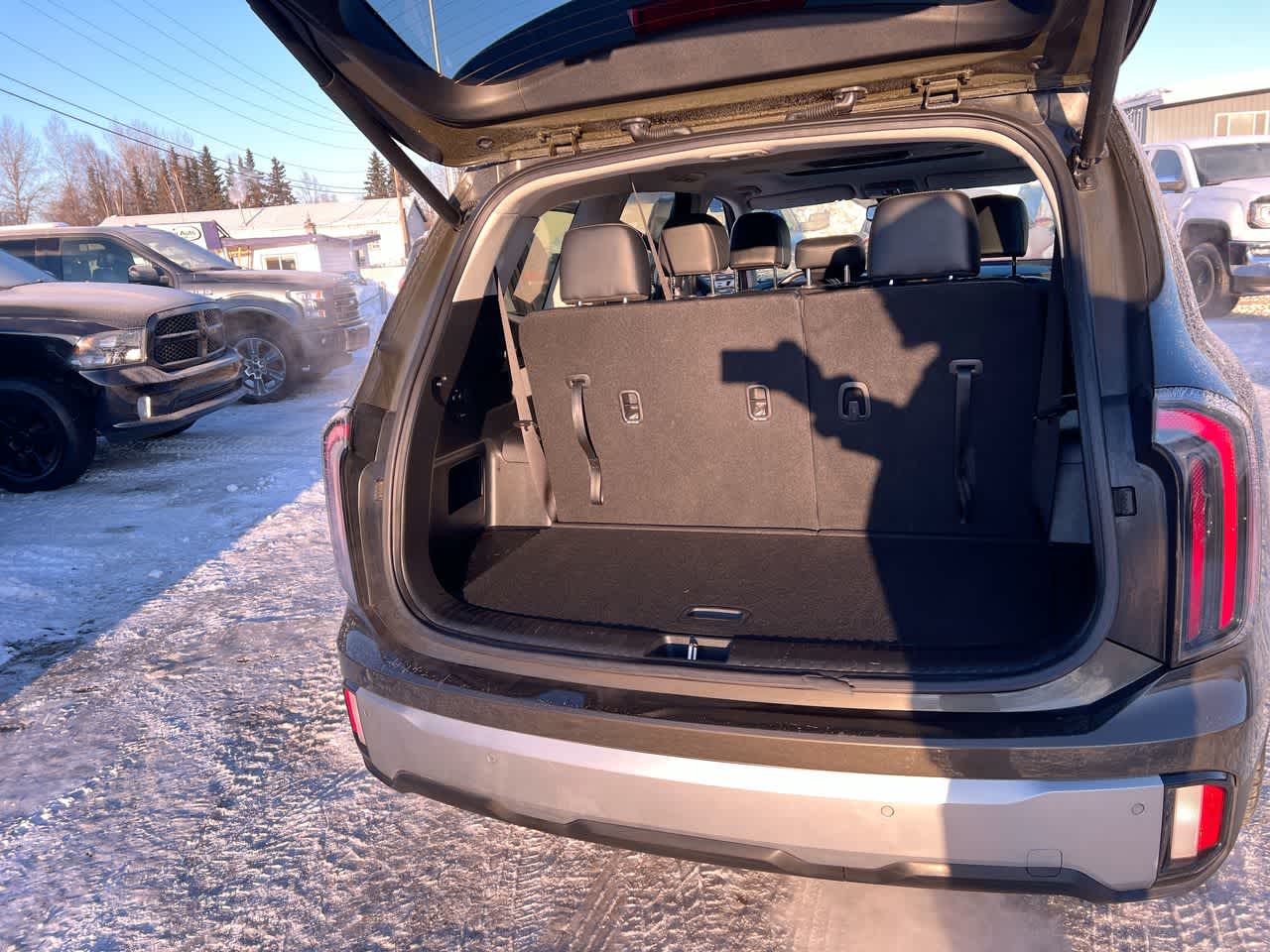 Thumbnail: 2023 Kia Telluride - 25