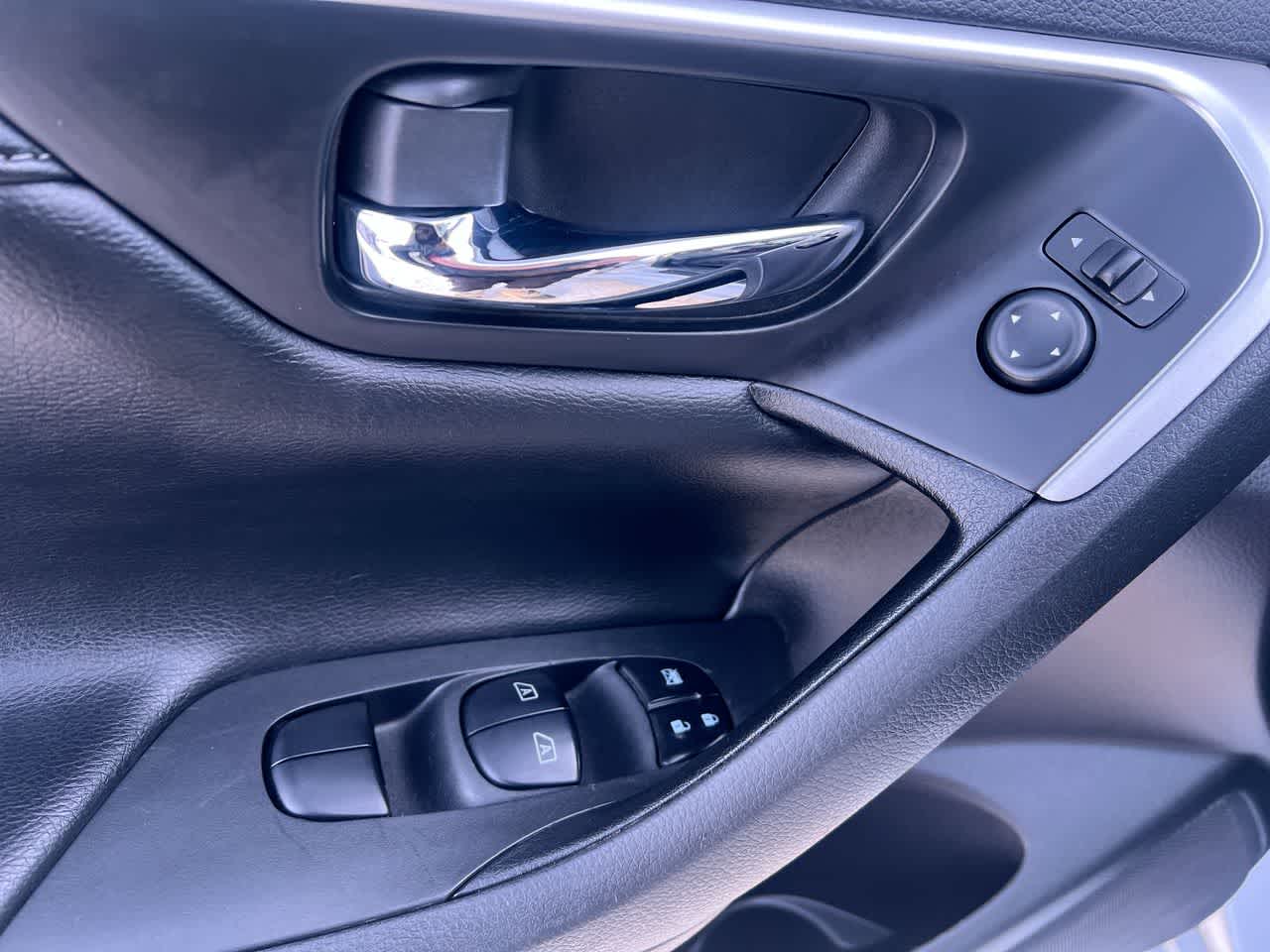 Thumbnail: 2017 Nissan Altima - 13