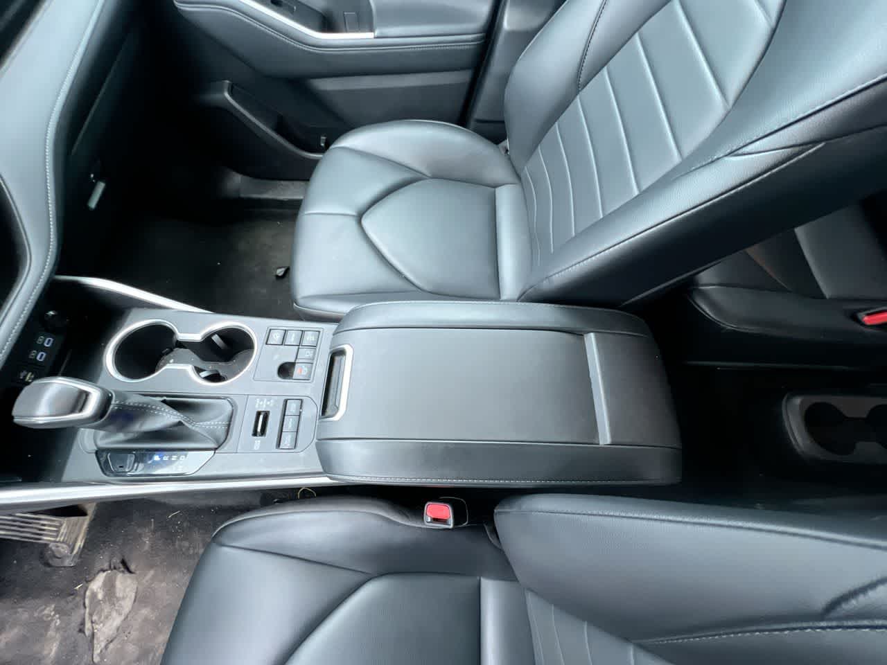 Thumbnail: 2024 Toyota Highlander - 21