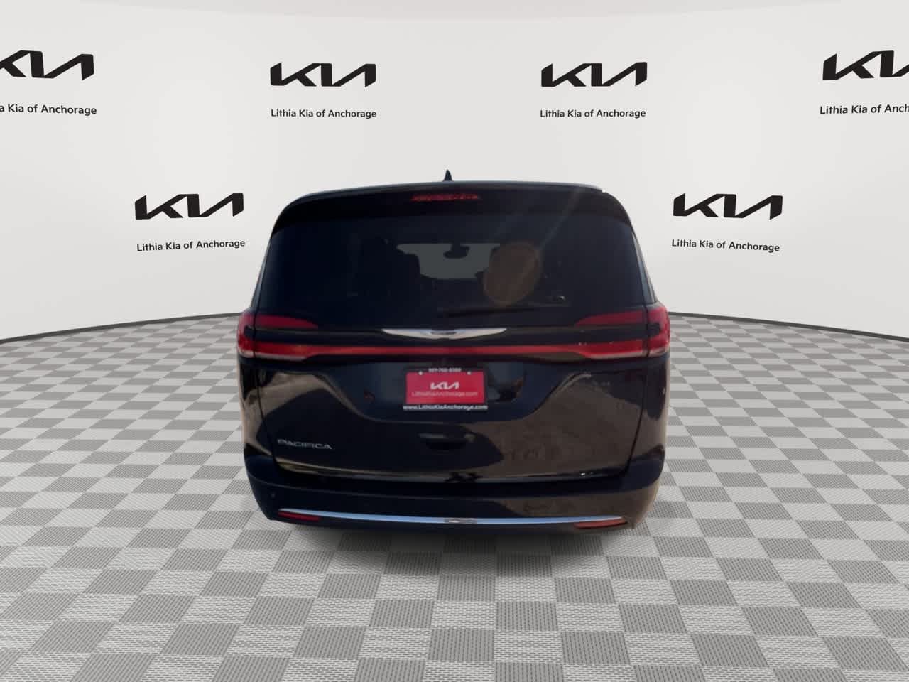 Thumbnail: 2024 Chrysler Pacifica - 7