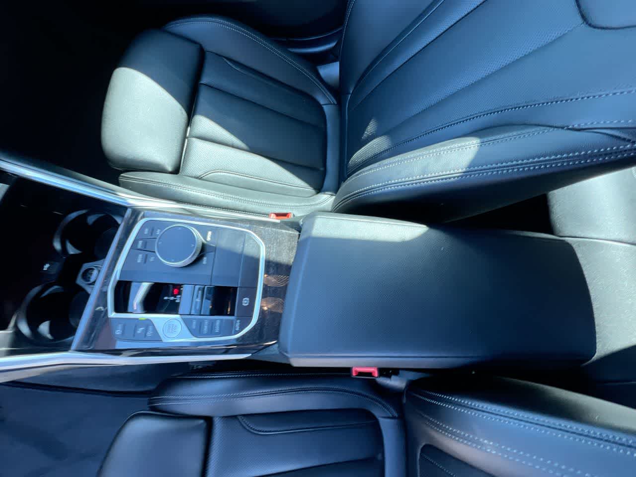 Thumbnail: 2024 BMW 3 Series - 21