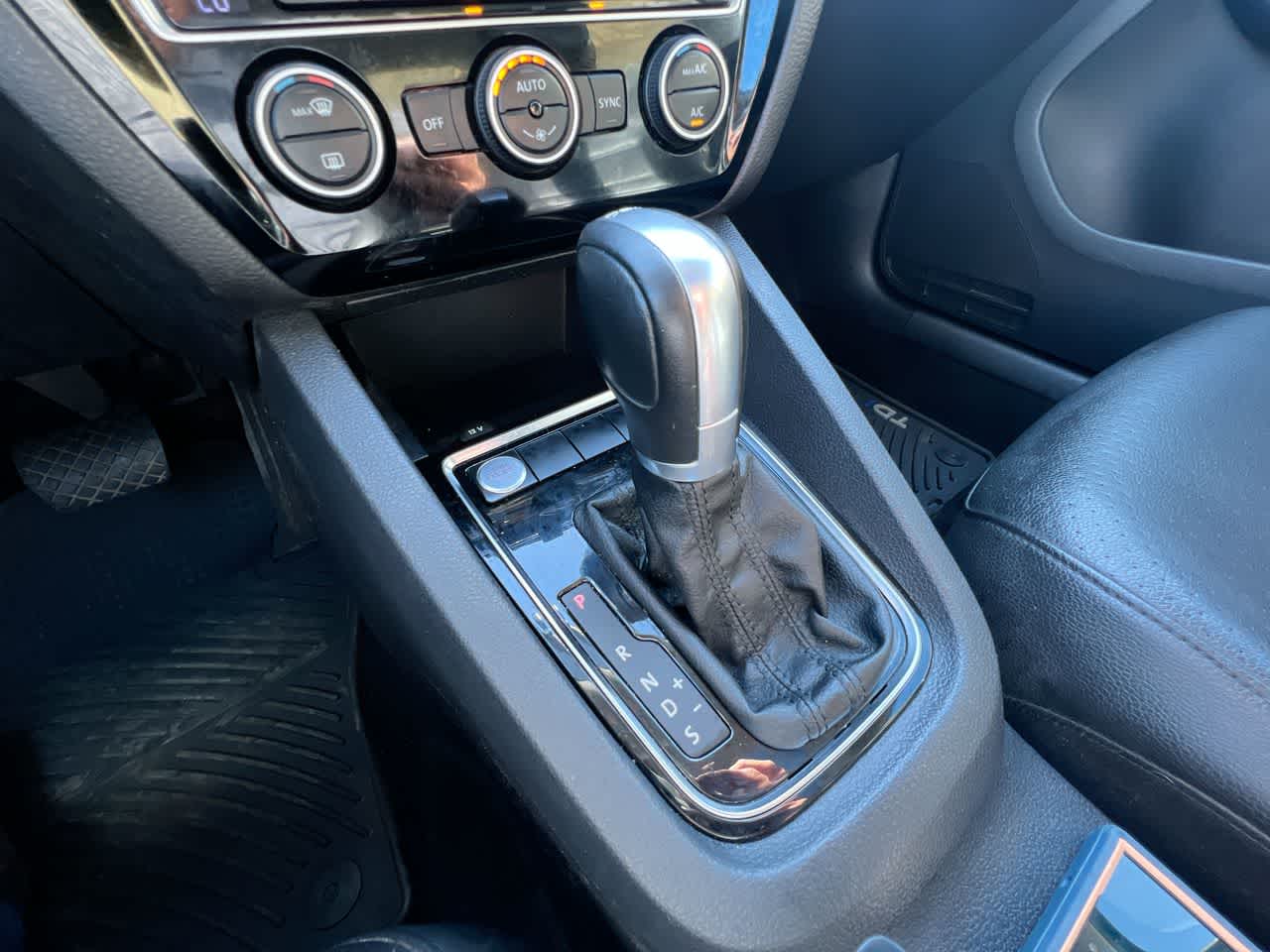 Thumbnail: 2015 Volkswagen Jetta - 20