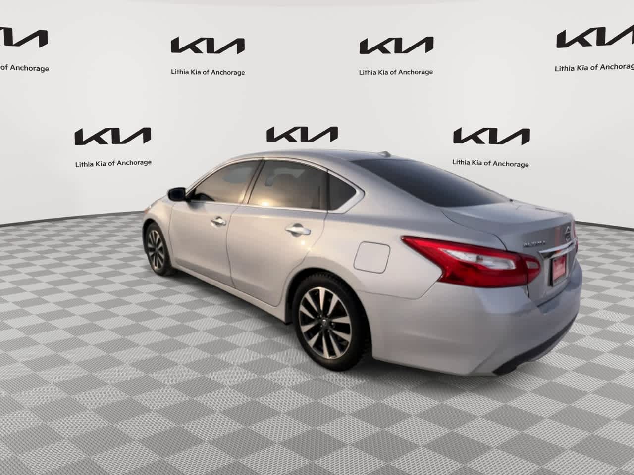 Thumbnail: 2017 Nissan Altima - 6