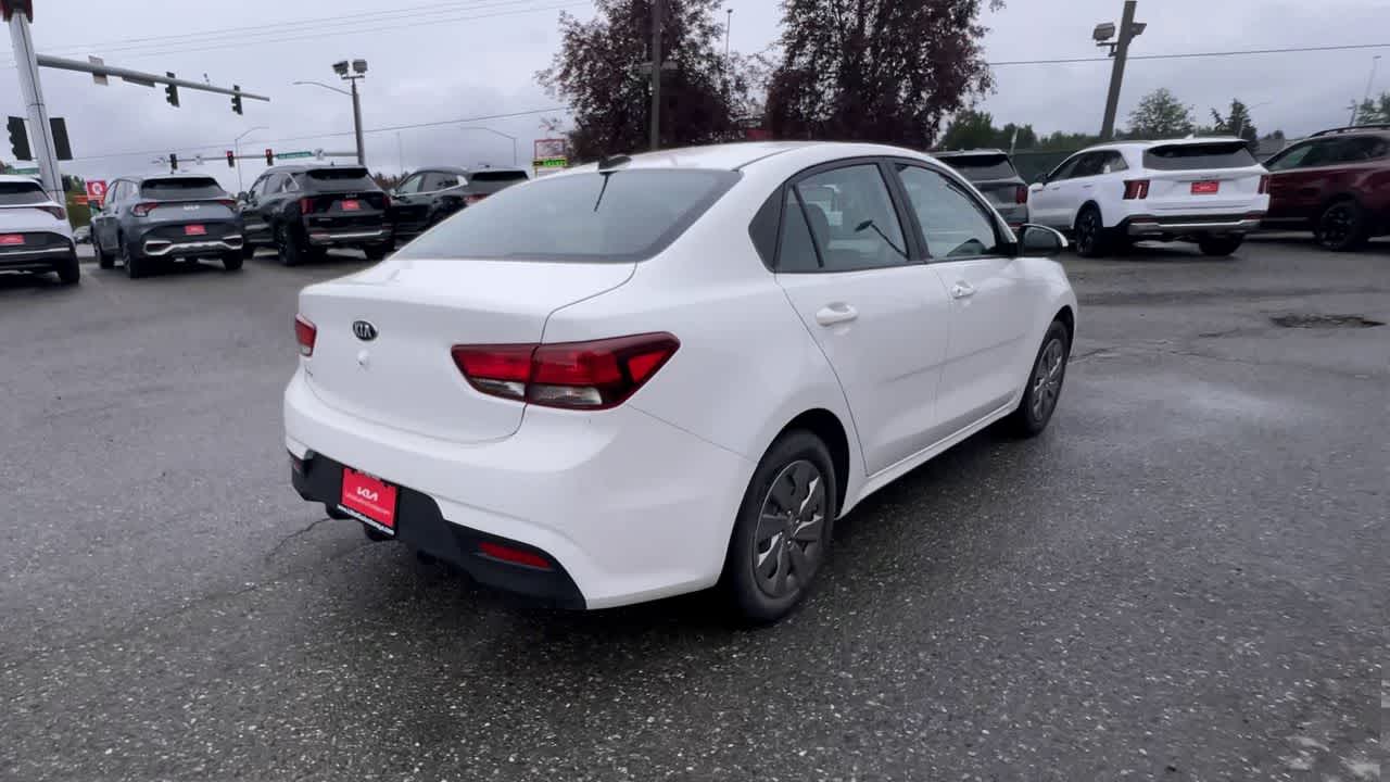 Thumbnail: 2019 Kia Rio - 8