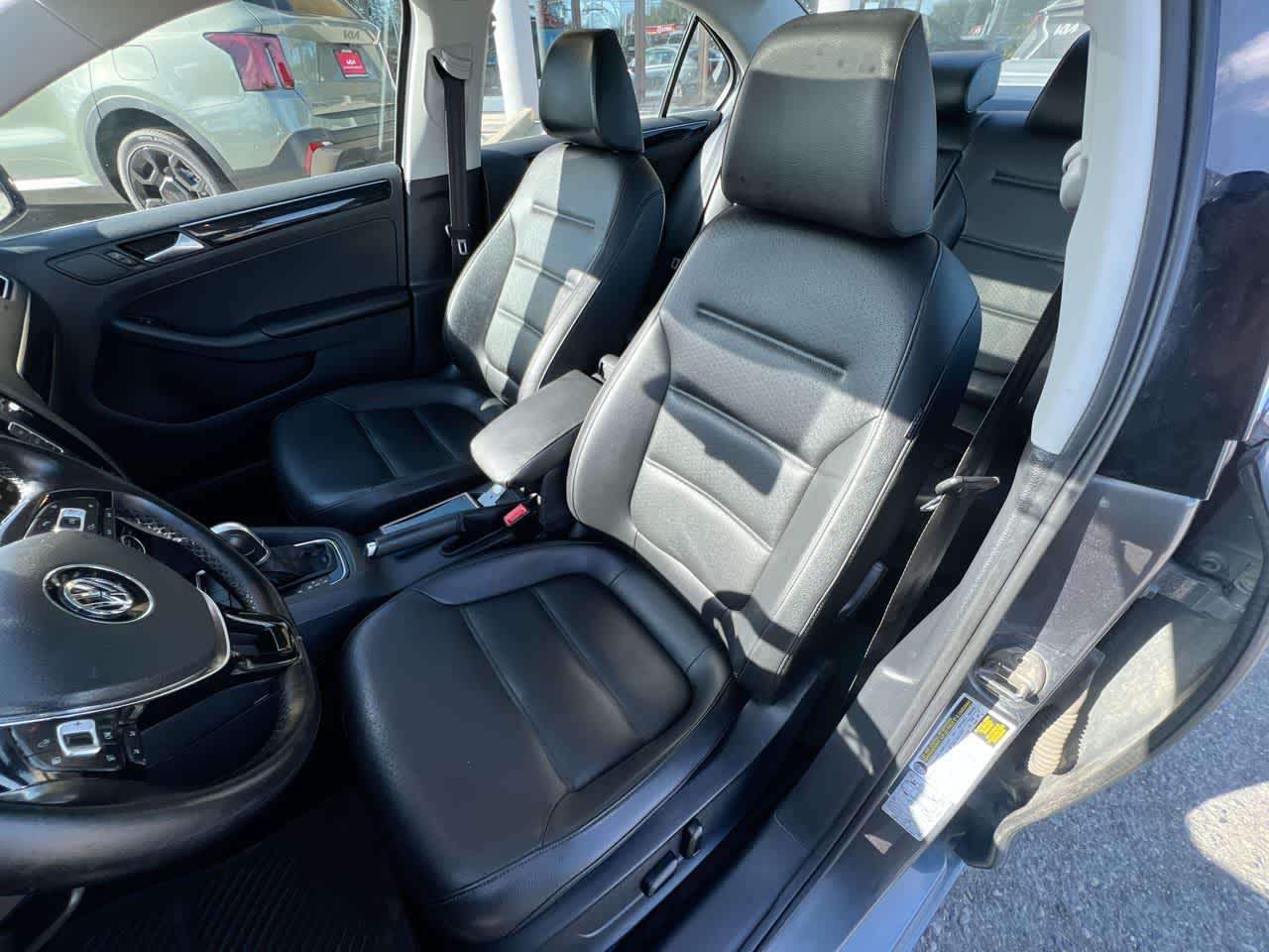 Thumbnail: 2015 Volkswagen Jetta - 11