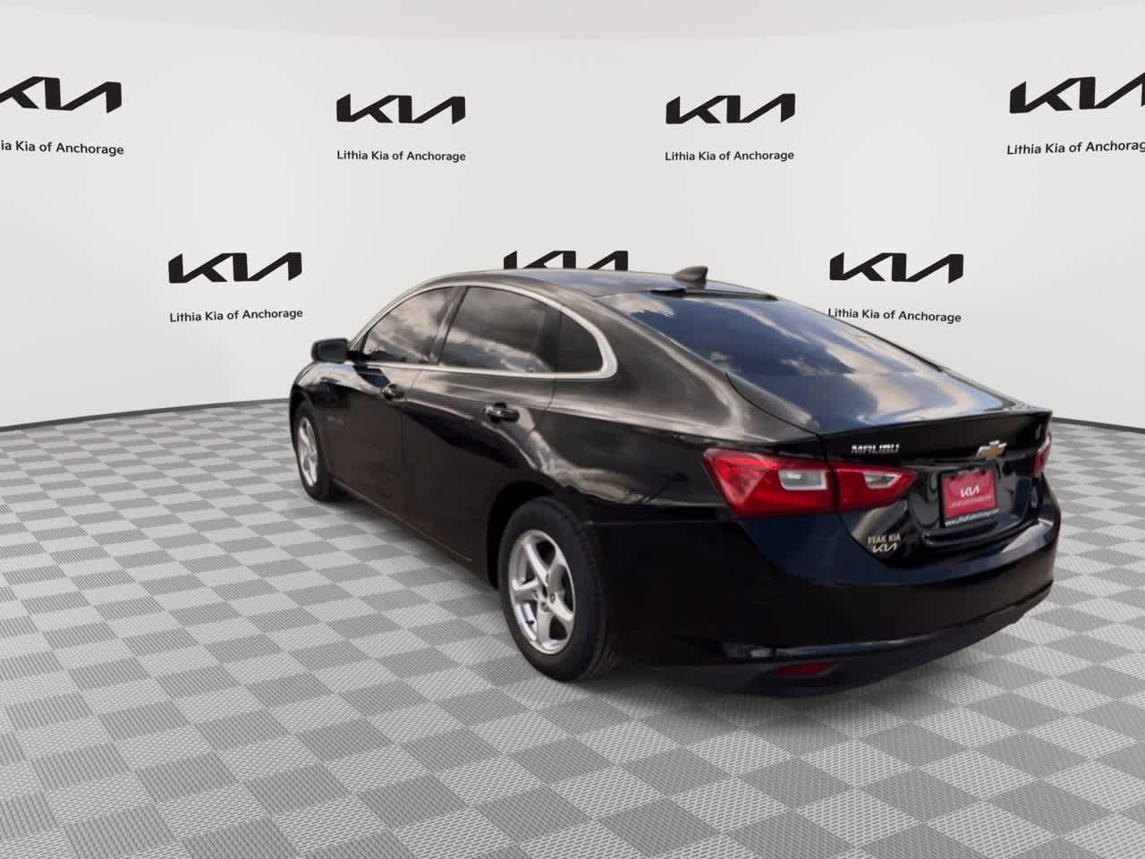 Thumbnail: 2017 Chevrolet Malibu - 7