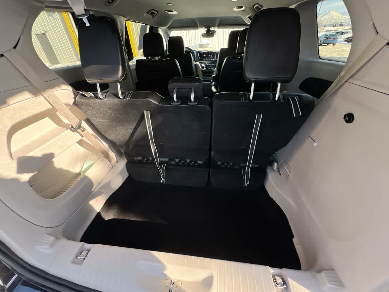 Thumbnail: 2024 Chrysler Pacifica - 26