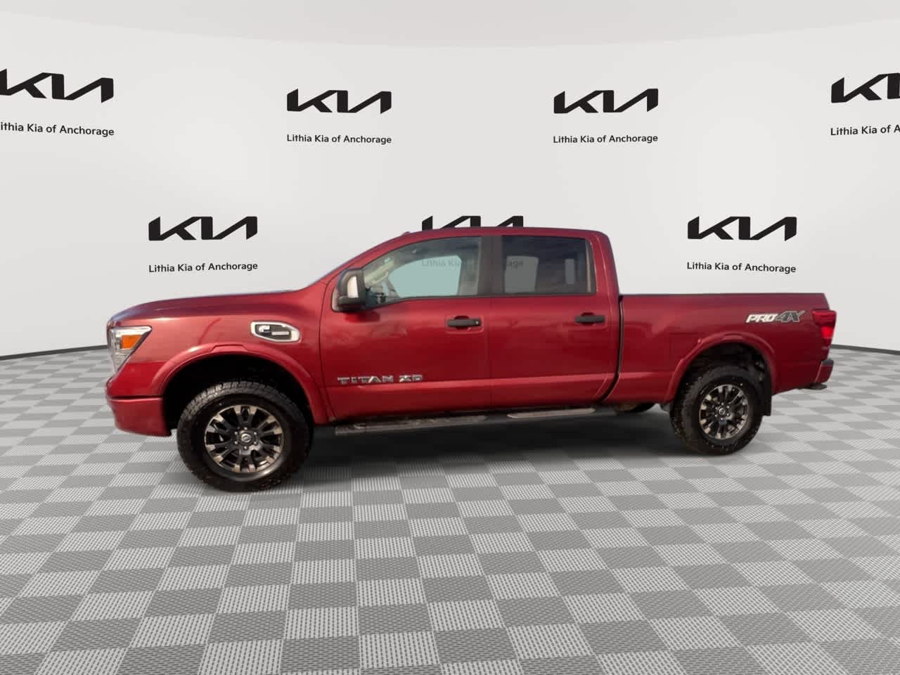 Thumbnail: 2017 Nissan Titan - 6