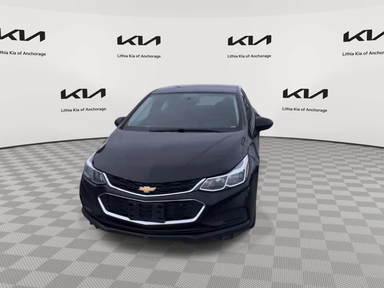 Thumbnail: 2018 Chevrolet Cruze - 3