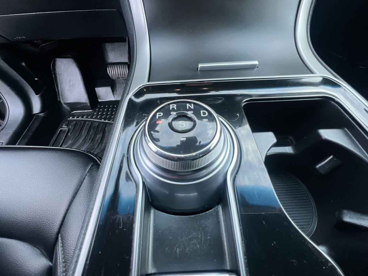 Thumbnail: 2020 Ford Edge - 20