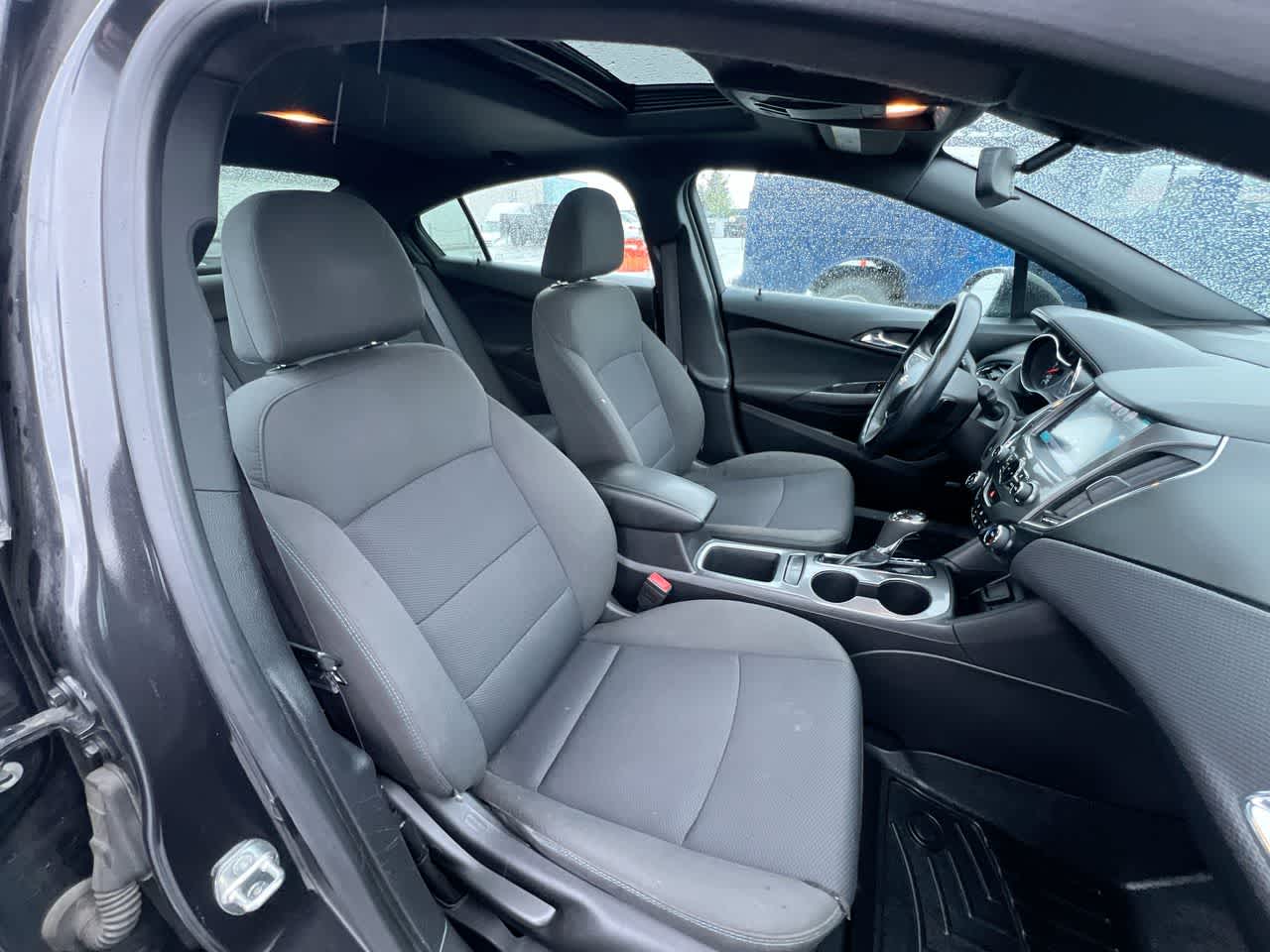 2017 Chevrolet Cruze LT 28