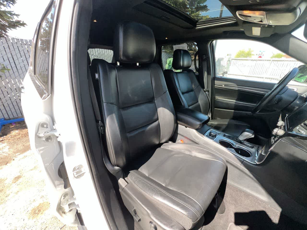 Thumbnail: 2019 Jeep Grand Cherokee - 28