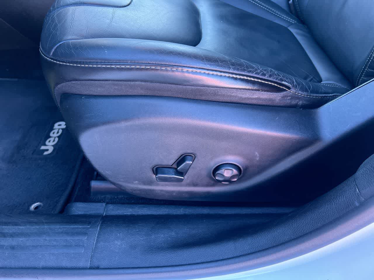 Thumbnail: 2015 Jeep Cherokee - 12