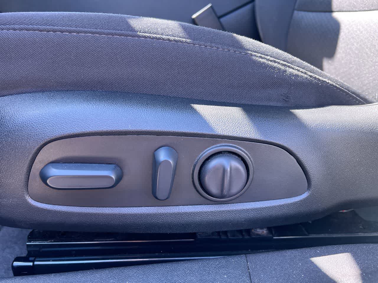 Thumbnail: 2024 Chevrolet Malibu - 12