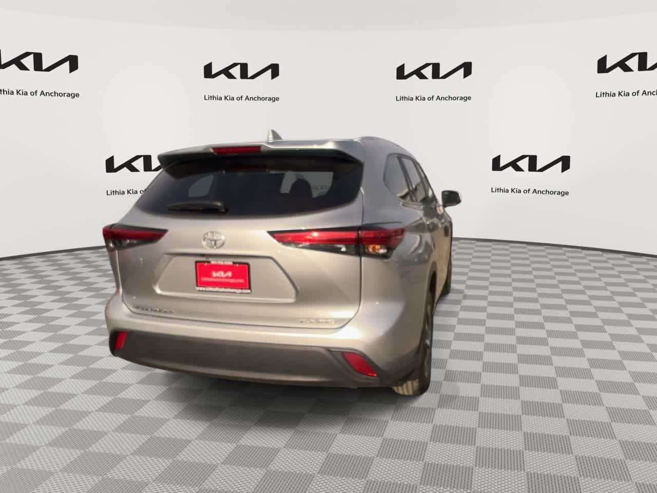 Thumbnail: 2023 Toyota Highlander - 8