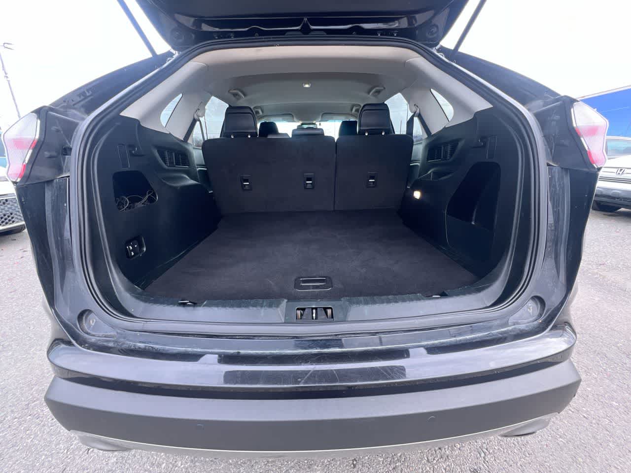 Thumbnail: 2020 Ford Edge - 25