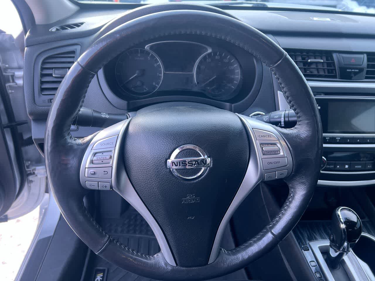 Thumbnail: 2017 Nissan Altima - 14