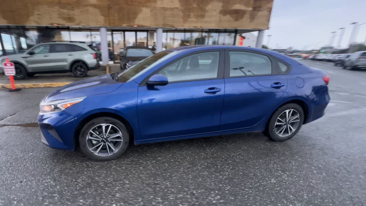 2023 Kia Forte LXS photo 3