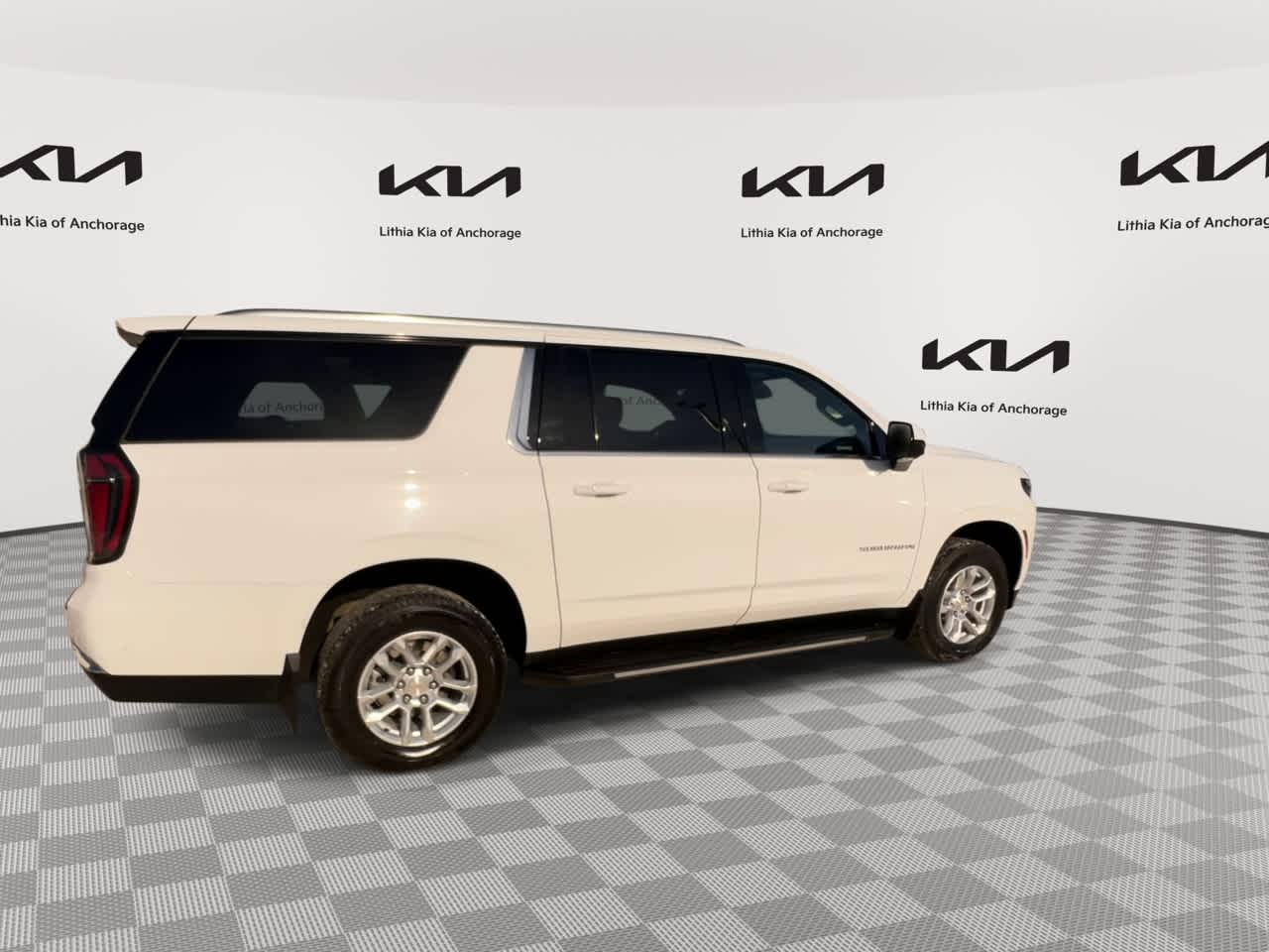 Thumbnail: 2025 Chevrolet Suburban - 9