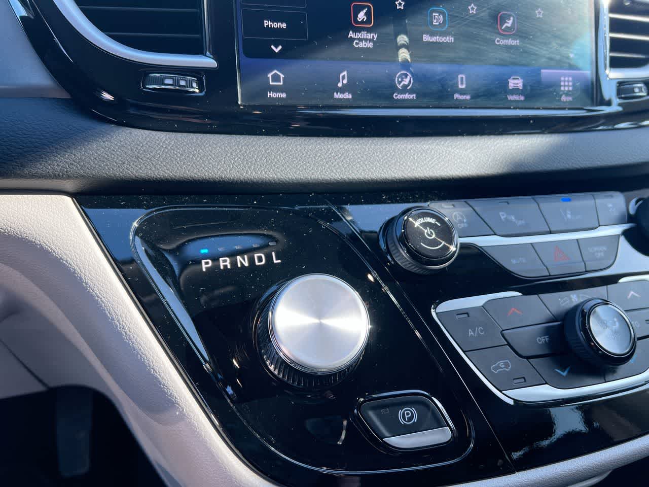 Thumbnail: 2024 Chrysler Pacifica - 20