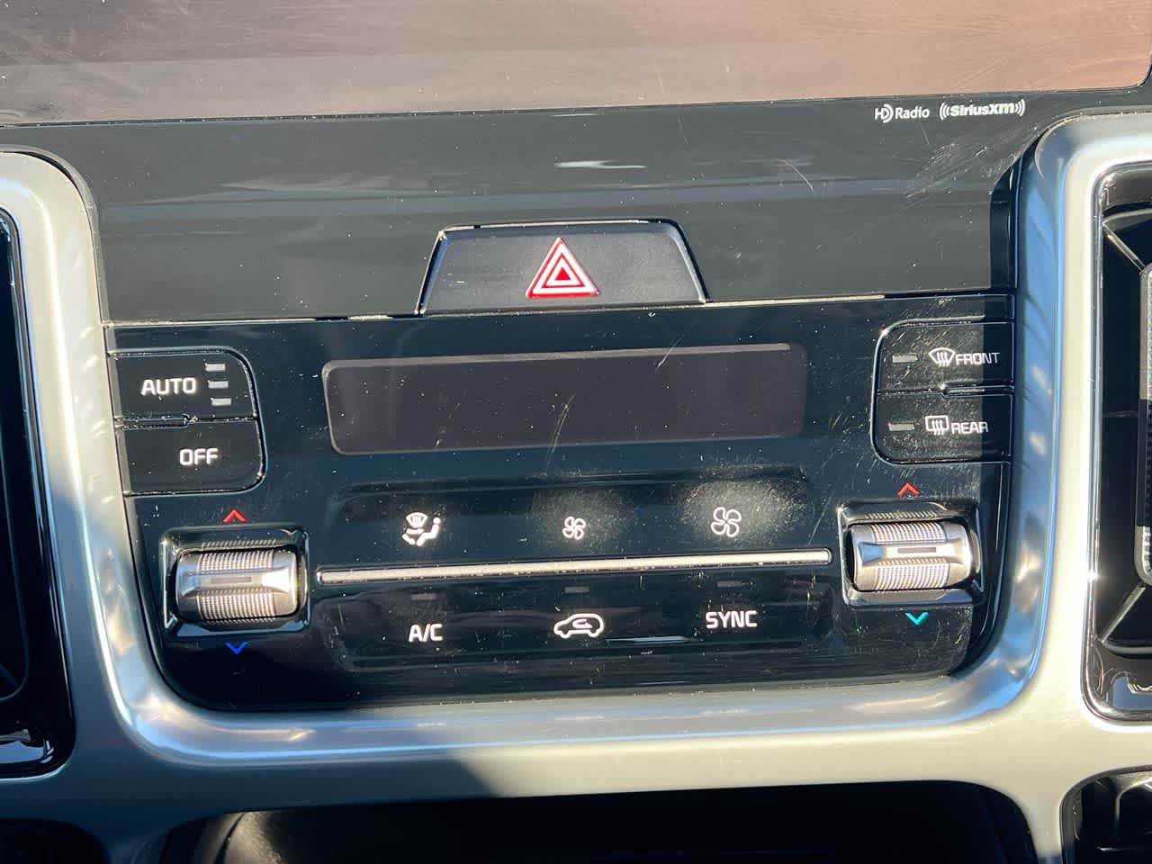 Thumbnail: 2023 Kia Sorento - 19