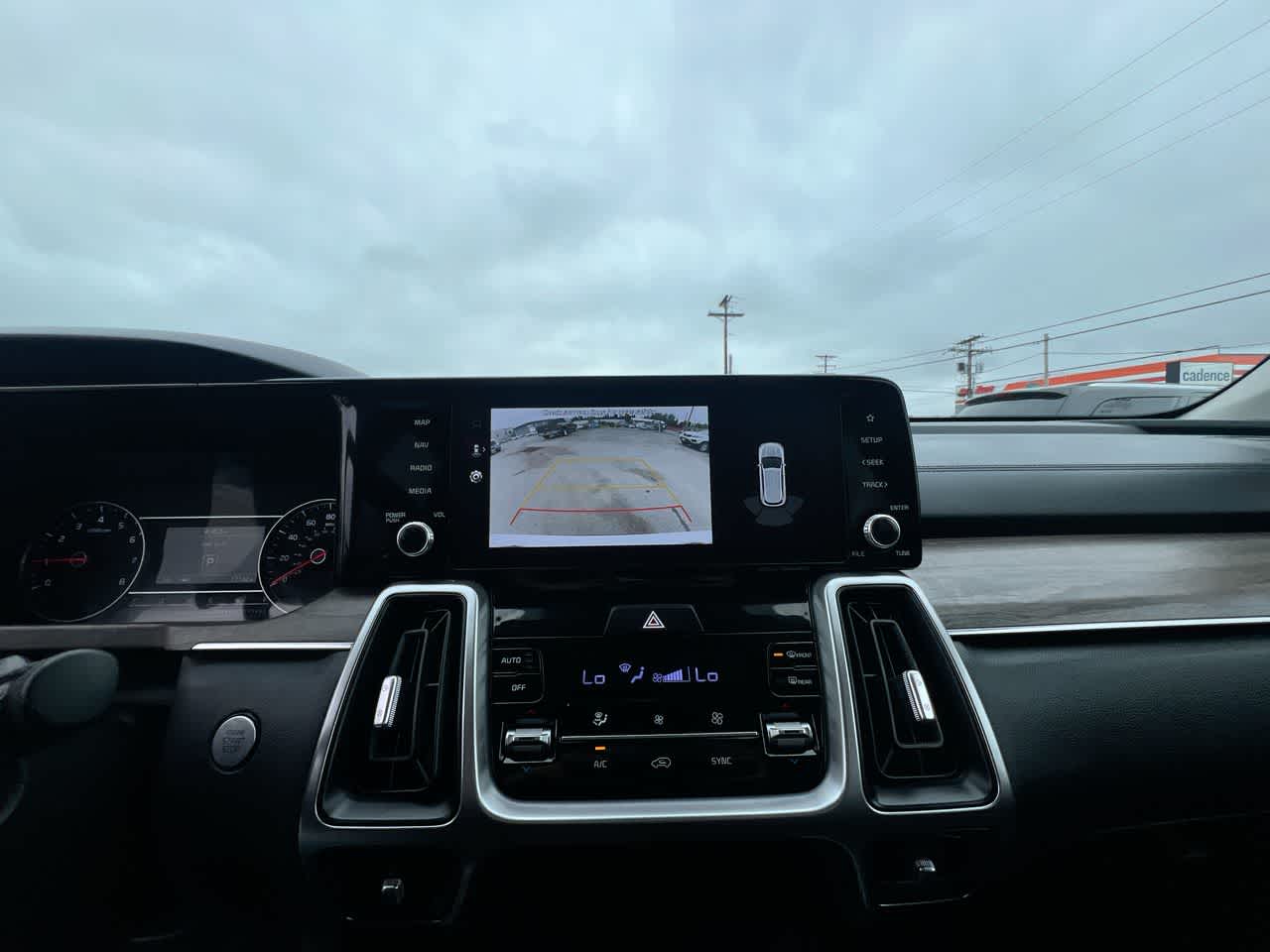 Thumbnail: 2022 Kia Sorento - 17