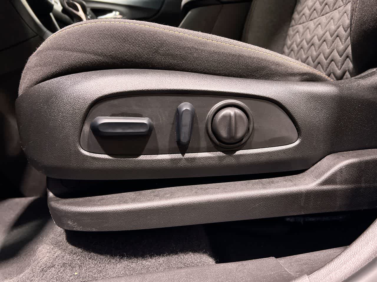 Thumbnail: 2024 Chevrolet Equinox - 12